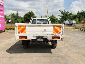 Tata Xenon 2018 White