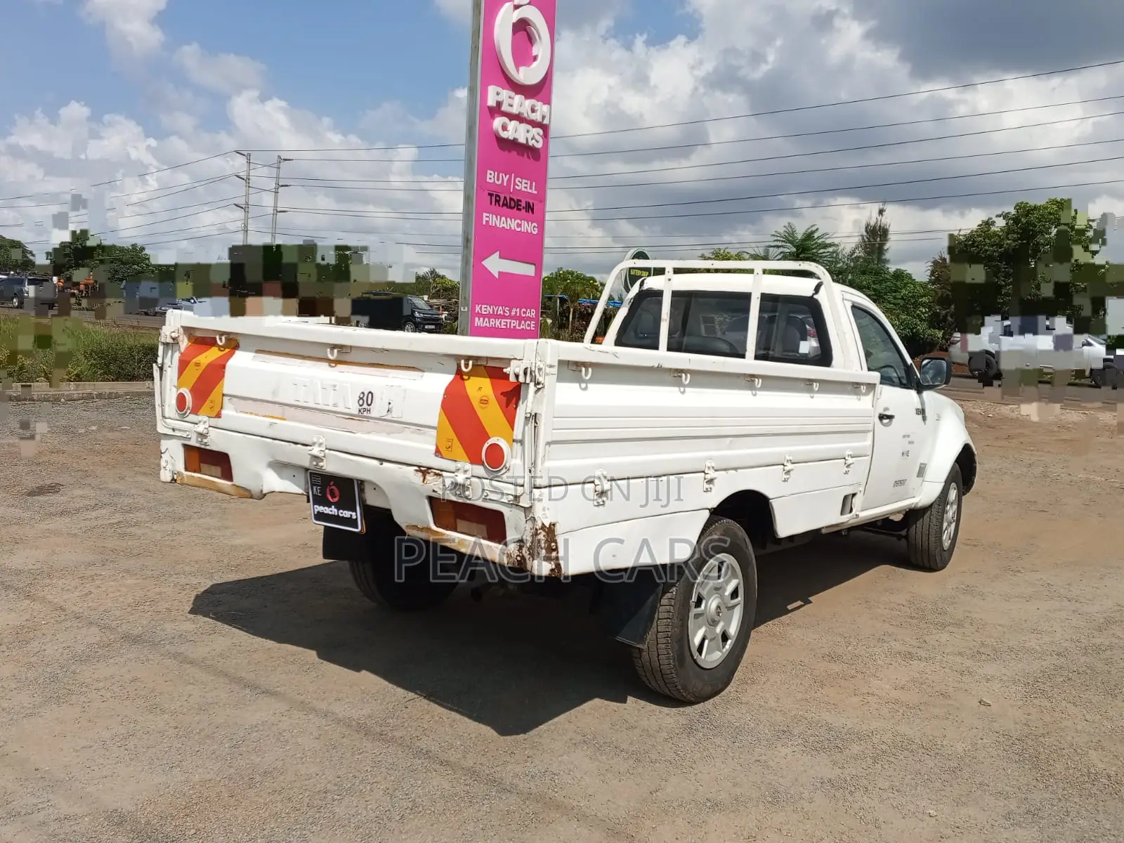Tata Xenon 2018 White