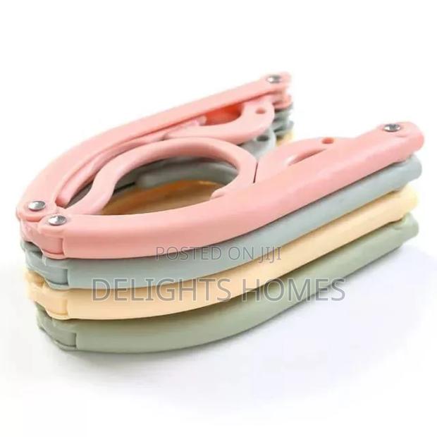 Retractable Hangers_za
