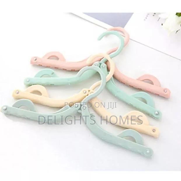 Retractable Hangers_za - thumbnail 2