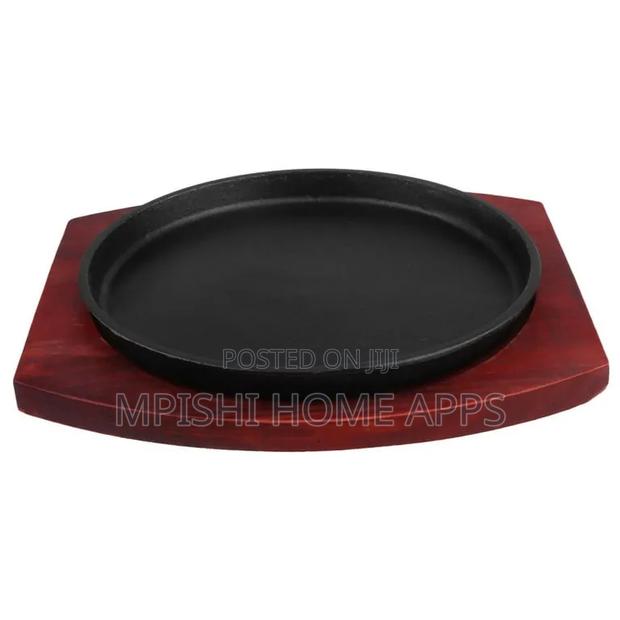 250mm Round Cast Iron Sizzling Plate - thumbnail 6
