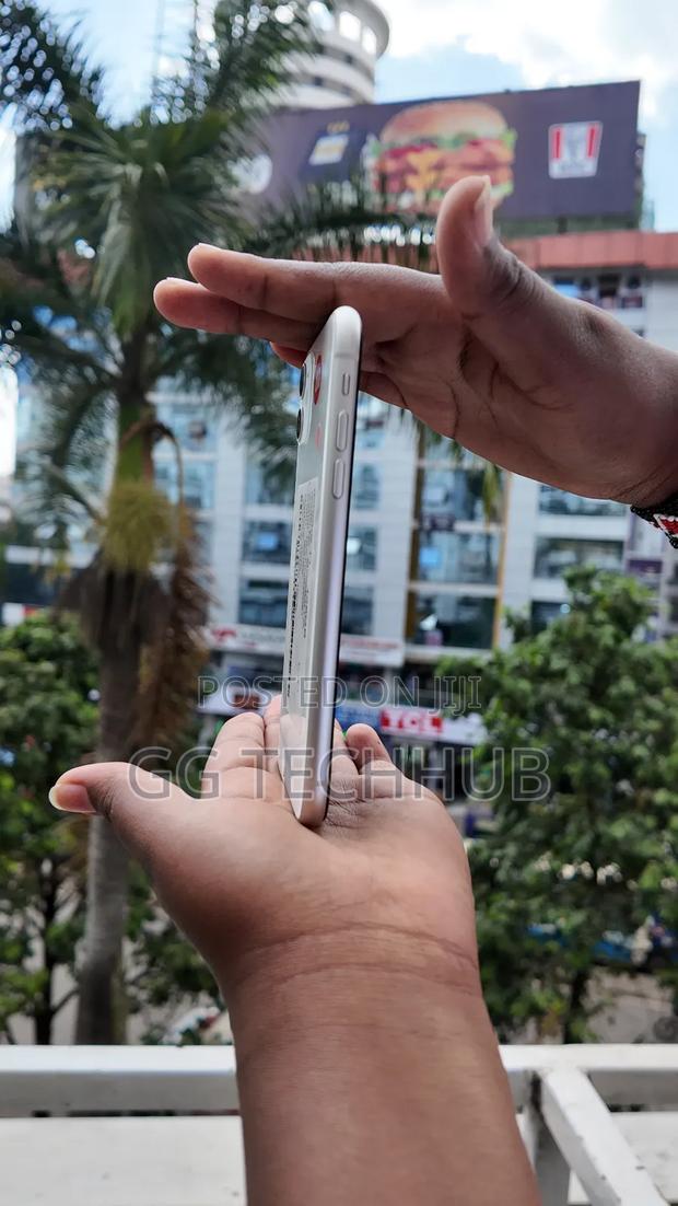 Apple iPhone 11 128 GB White - thumbnail 2