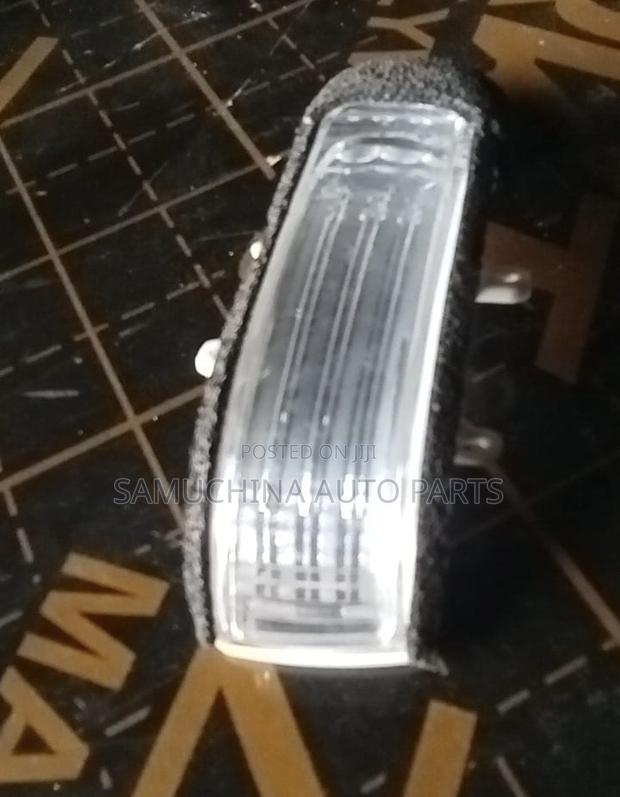 Side Mirror Indicator/Blinker Toyota Voxy Zrr70