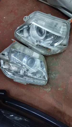 Sienta 2013 Headlight Zenon