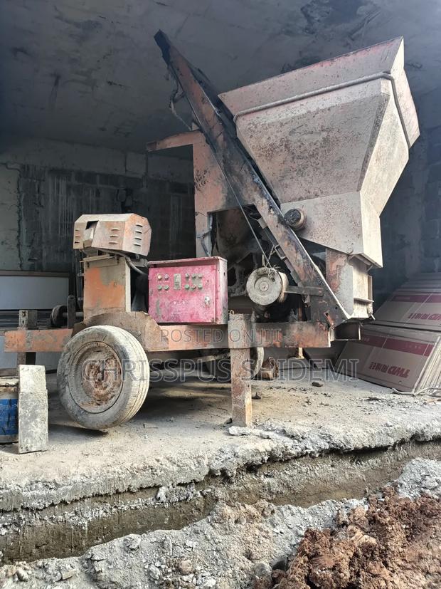 Concrete Mixer - thumbnail 2