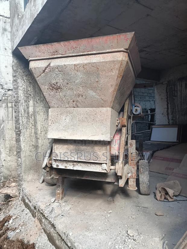 Concrete Mixer - thumbnail 3