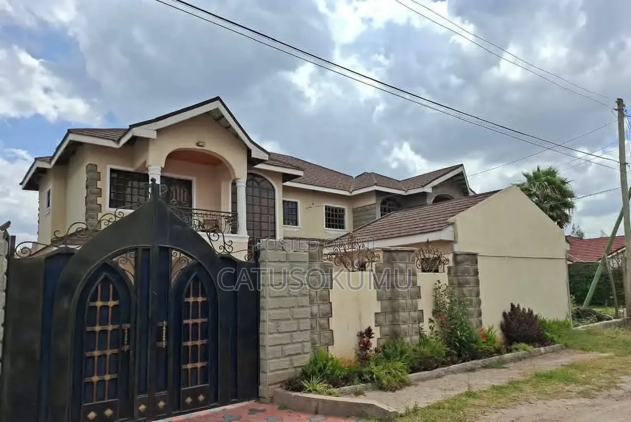 4bdrm Maisonette in Syokimai, Gateway Mall Area for rent