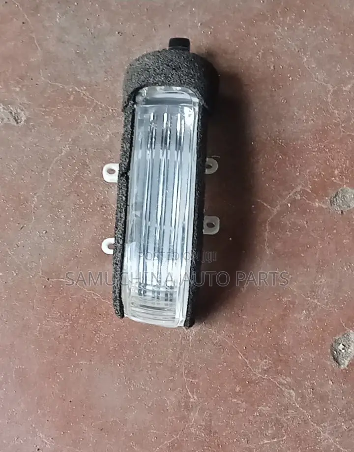 Side Mirror Indicator /Blinker Toyota Fielder ,Axio 141