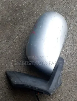 Nissan Ad Sidemirror
