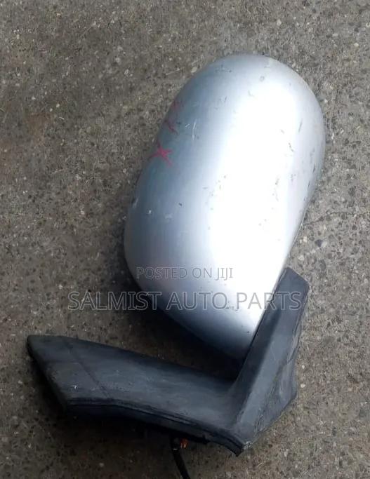 Nissan Ad Sidemirror