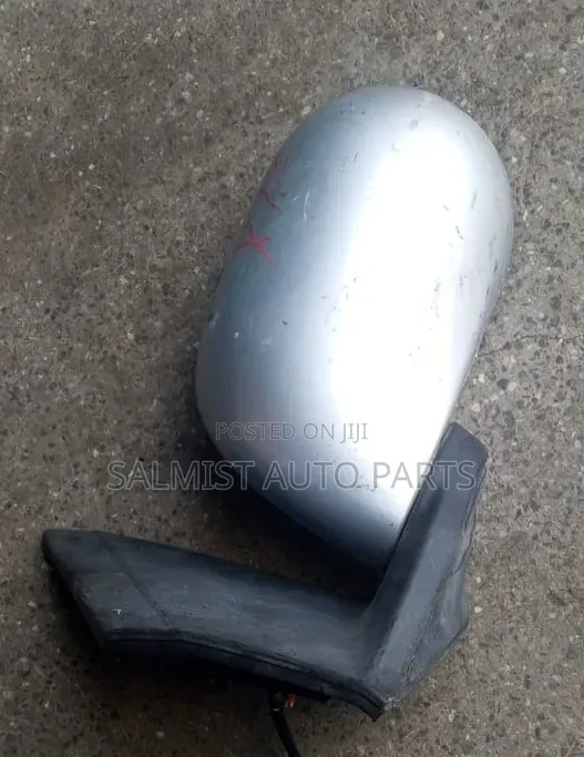 Nissan Ad Sidemirror
