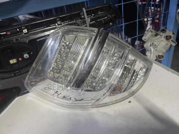 Vanguard 2015 Clear Taillight - main view