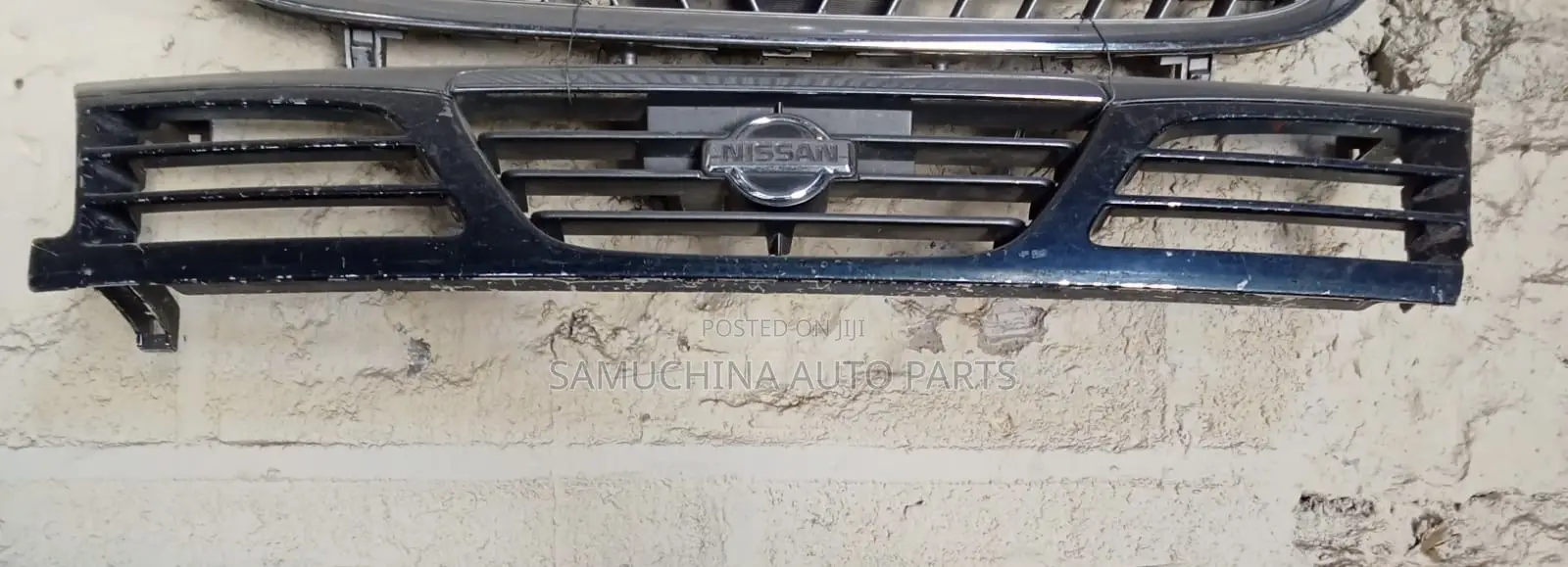 Grill Nissan Primera