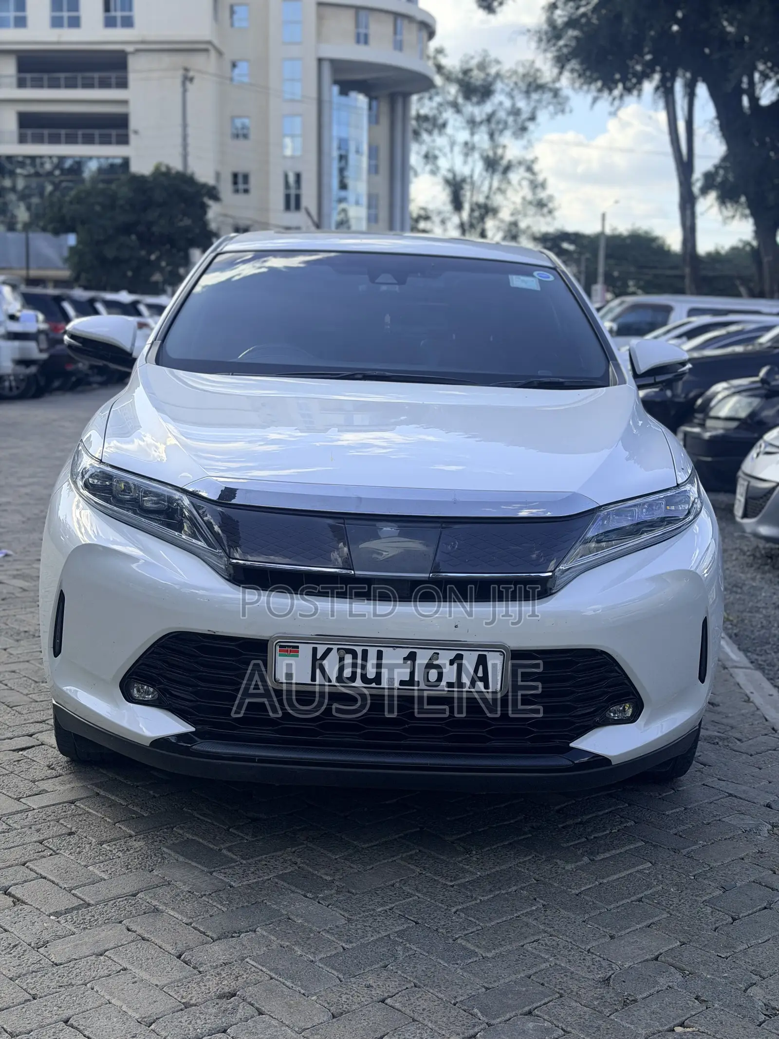 Toyota Harrier 2.0 Turbo 2018 White