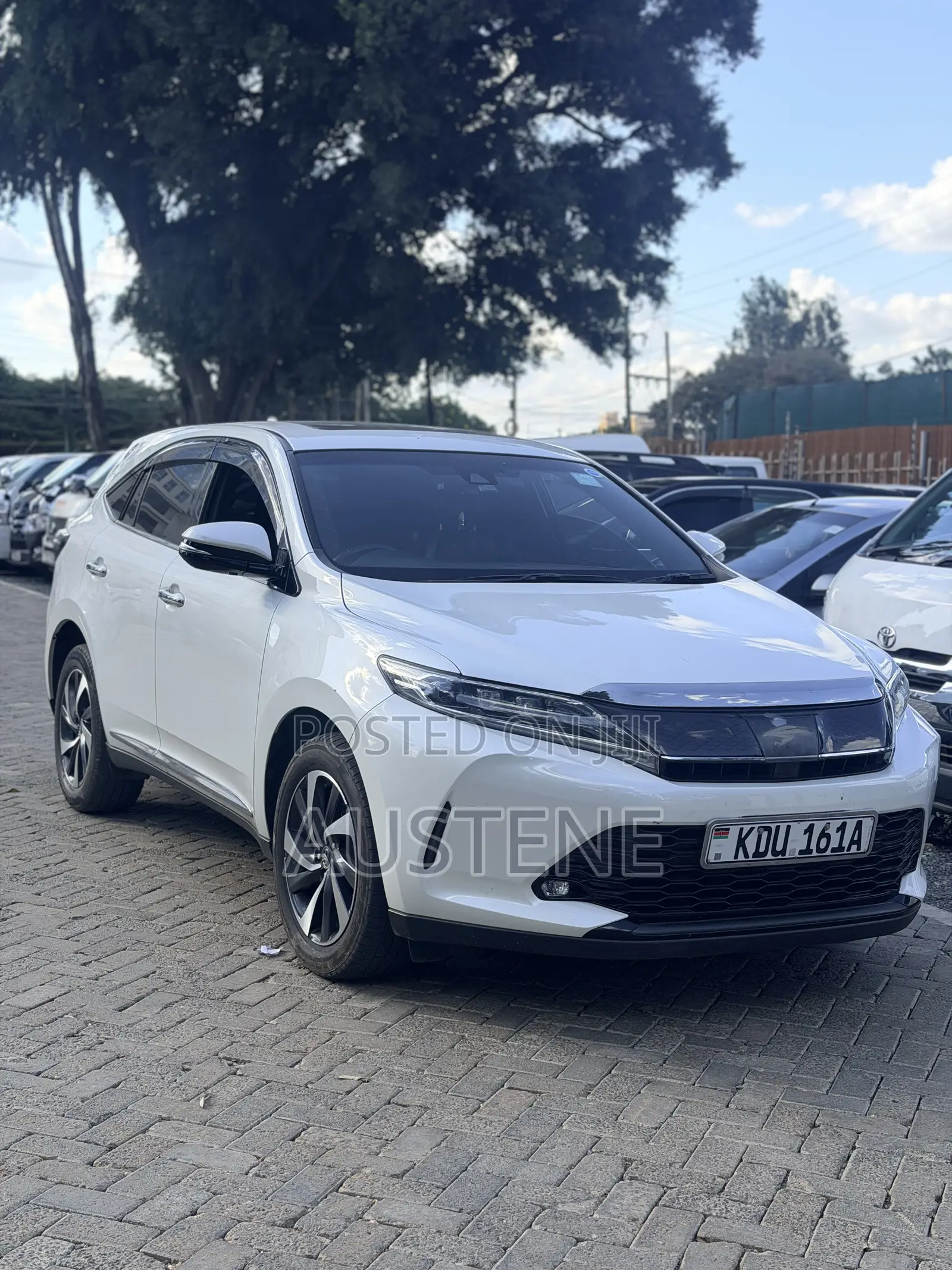 Toyota Harrier 2.0 Turbo 2018 White