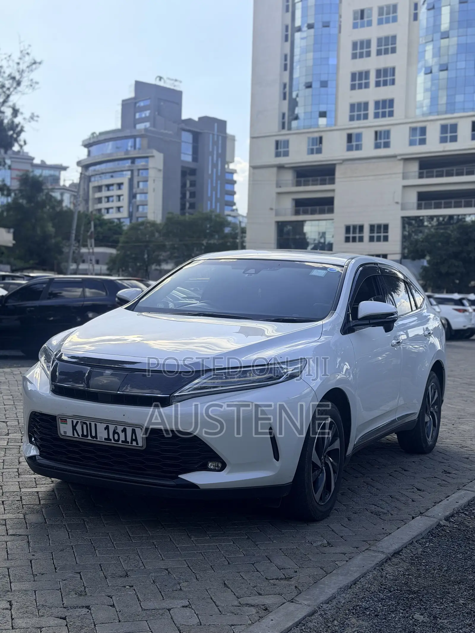 Toyota Harrier 2.0 Turbo 2018 White