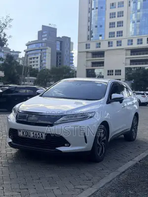 Toyota Harrier 2.0 Turbo 2018 White