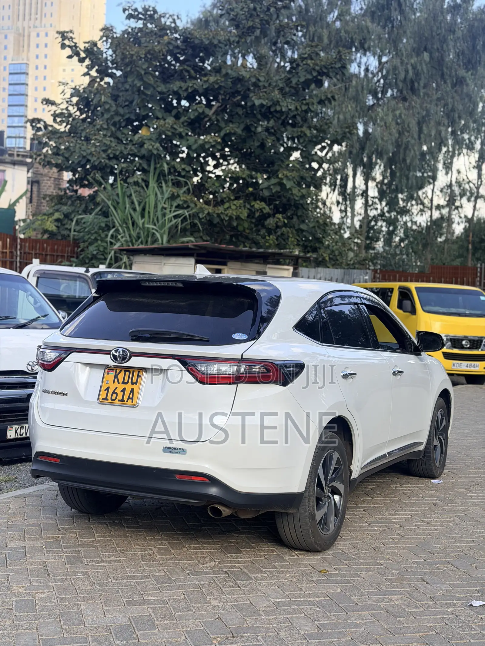 Toyota Harrier 2.0 Turbo 2018 White