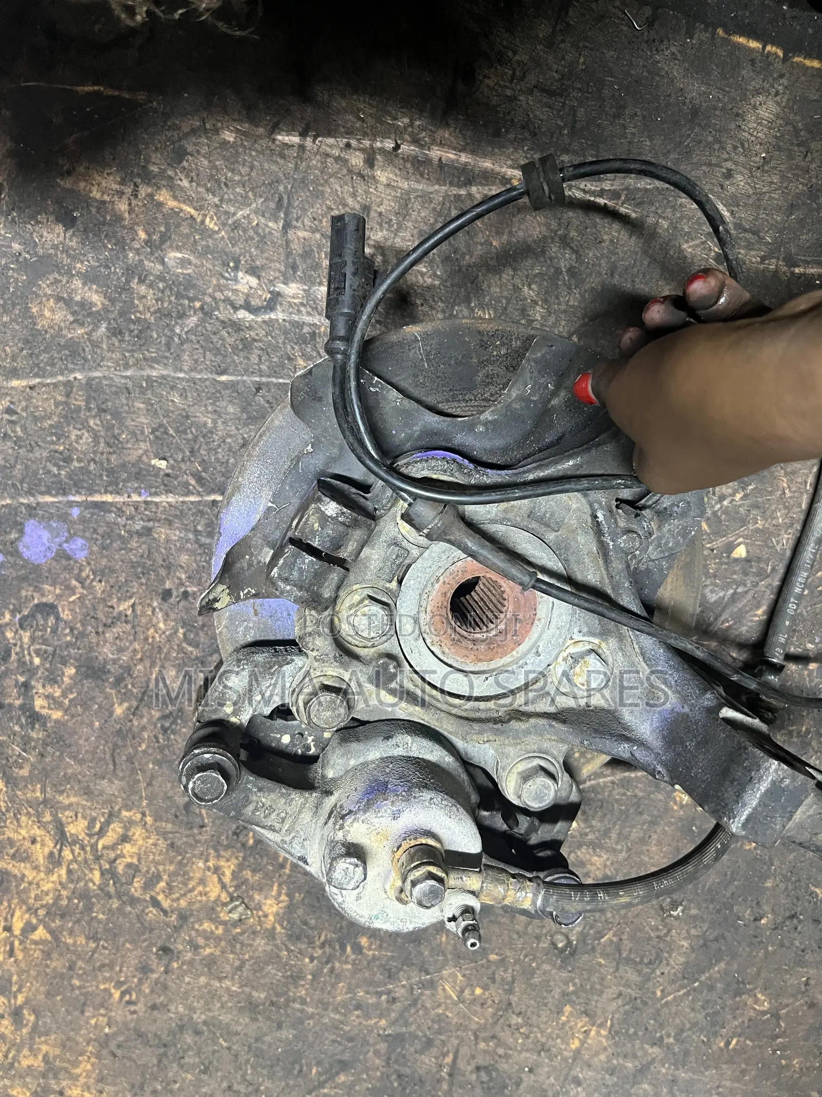 Nissan Tiida Front Hub