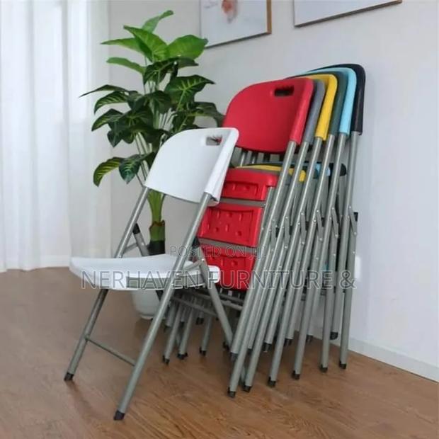 Foldable Chairs – Portable Seating for Home, Office and Events