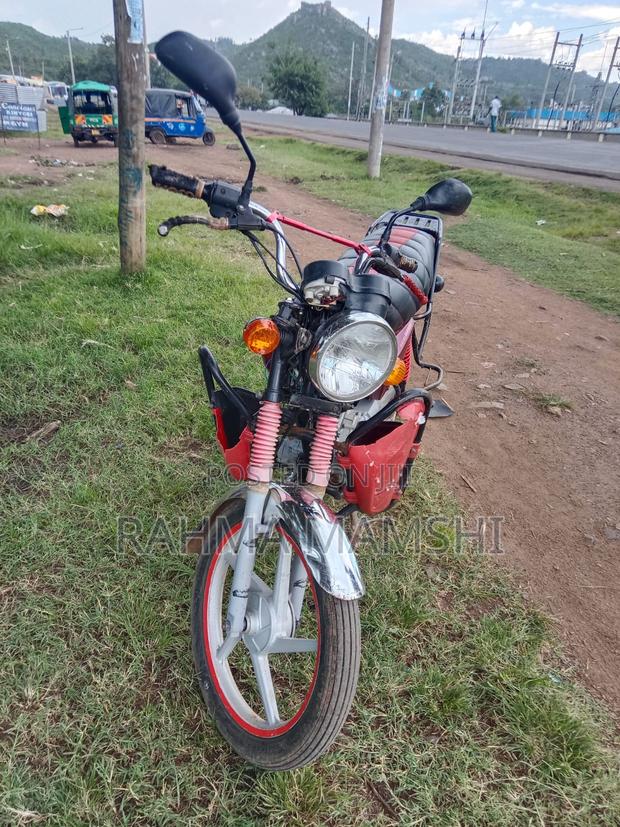 Bajaj Boxer 100 2022 Red - thumbnail 3