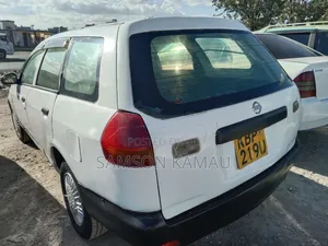 Nissan Advan 2005 White