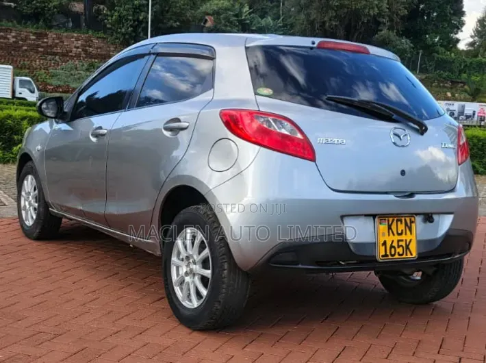 Mazda Demio 2011 Silver