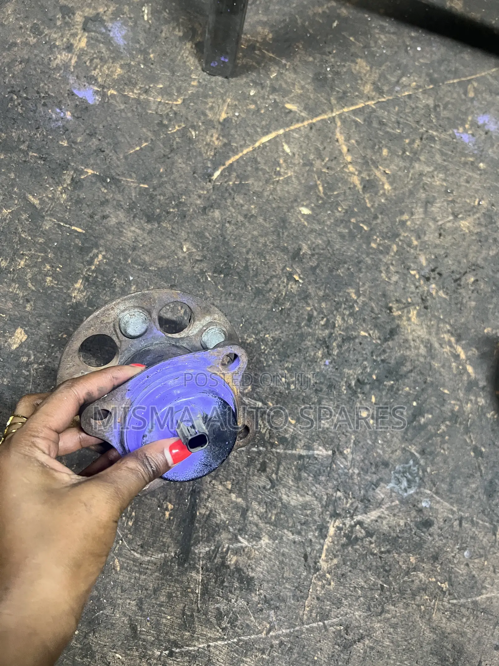 Ractis Rear Hub
