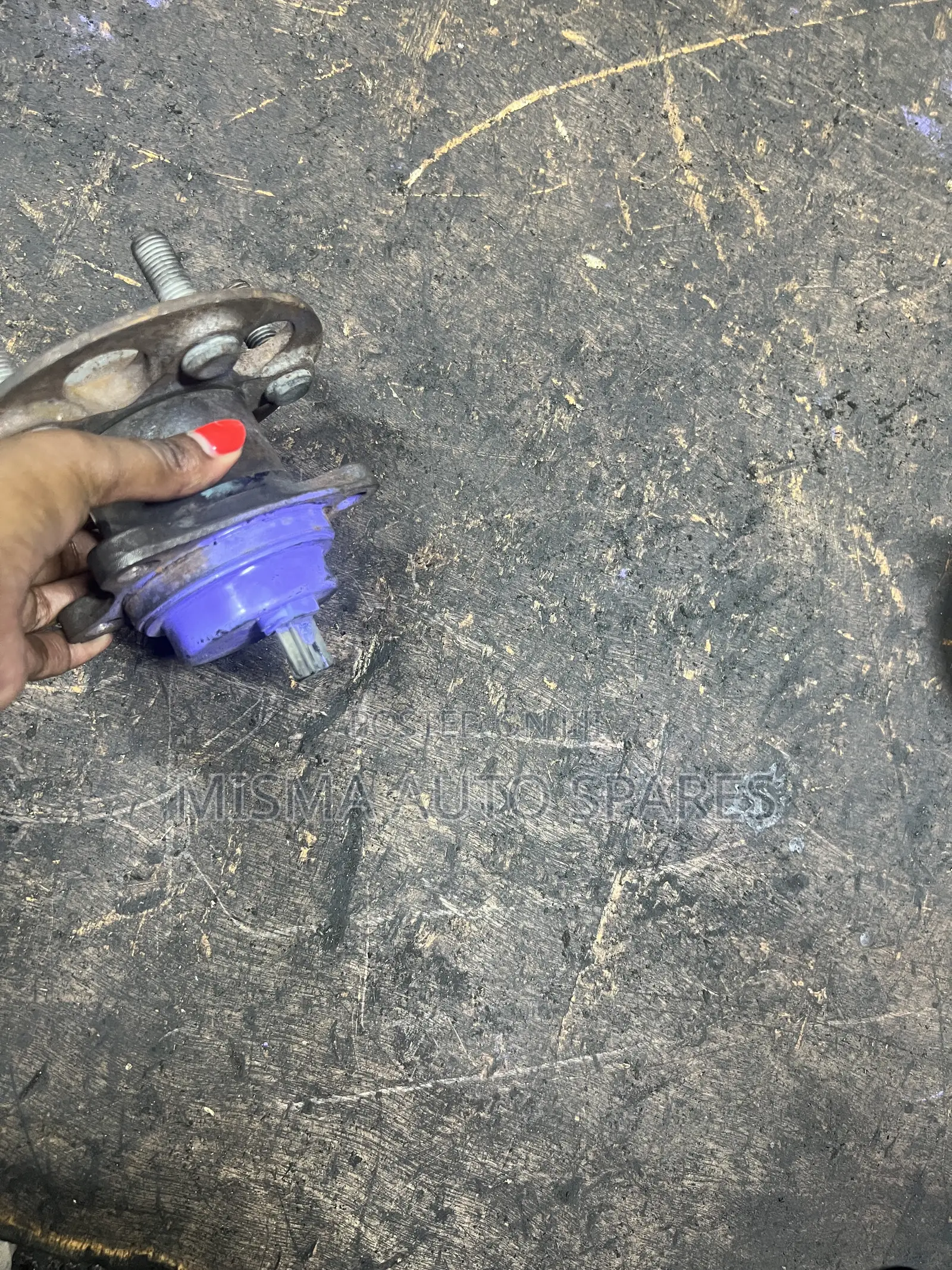 Ractis Rear Hub