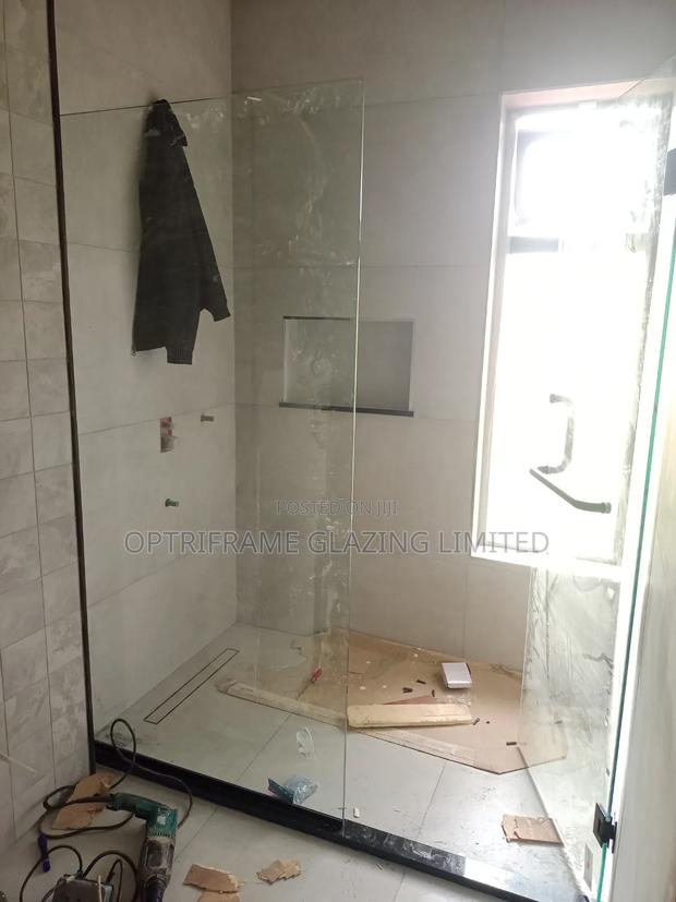 Shower Cubicles - thumbnail 4