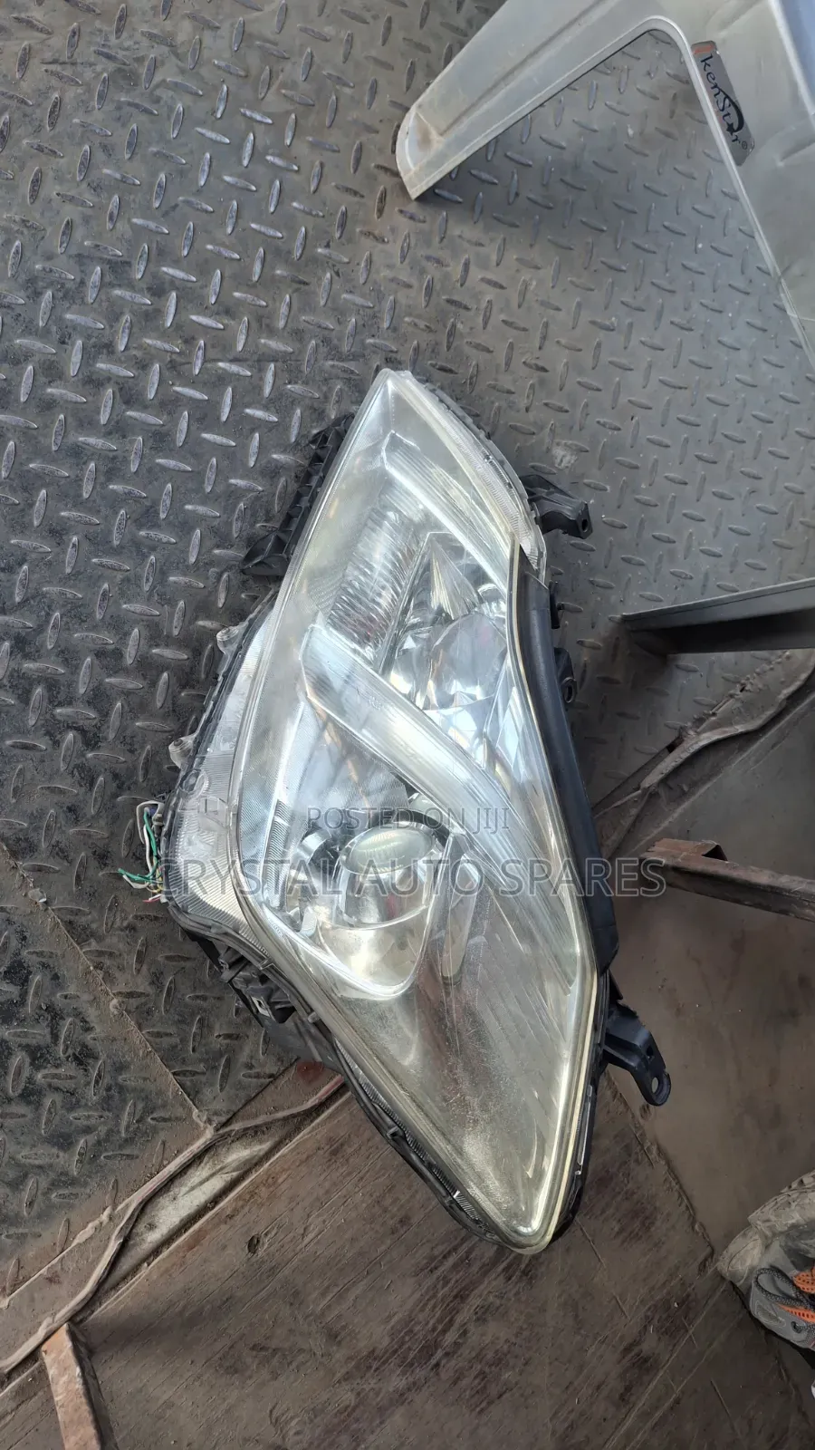 Toyota Crown Headlight Xenon 2010-2013 Model