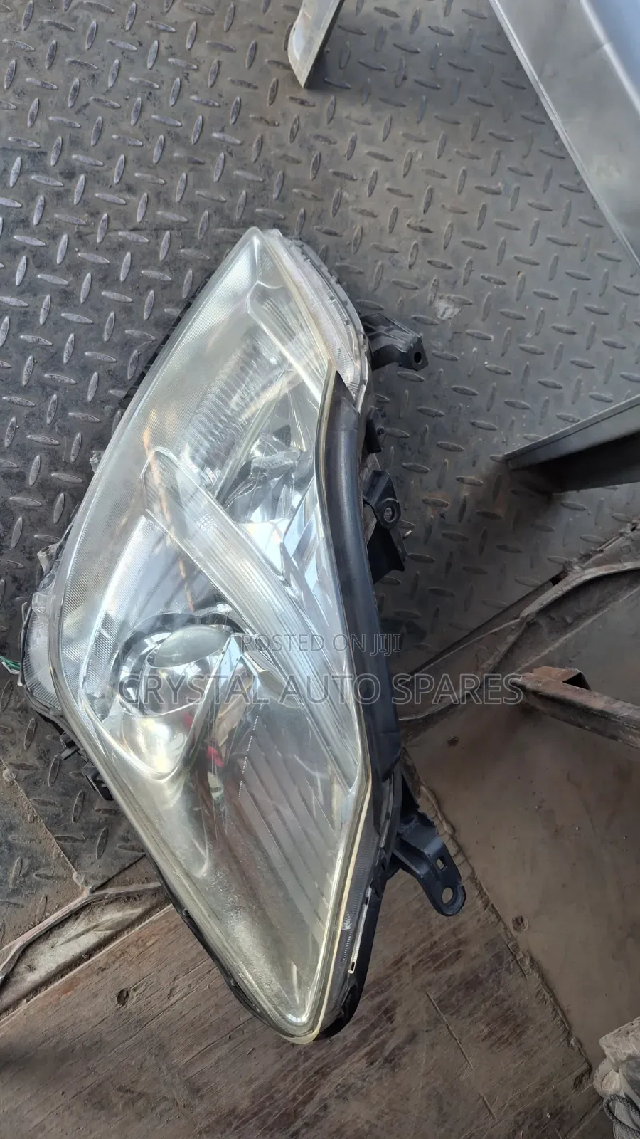 Toyota Crown Headlight Xenon 2010-2013 Model