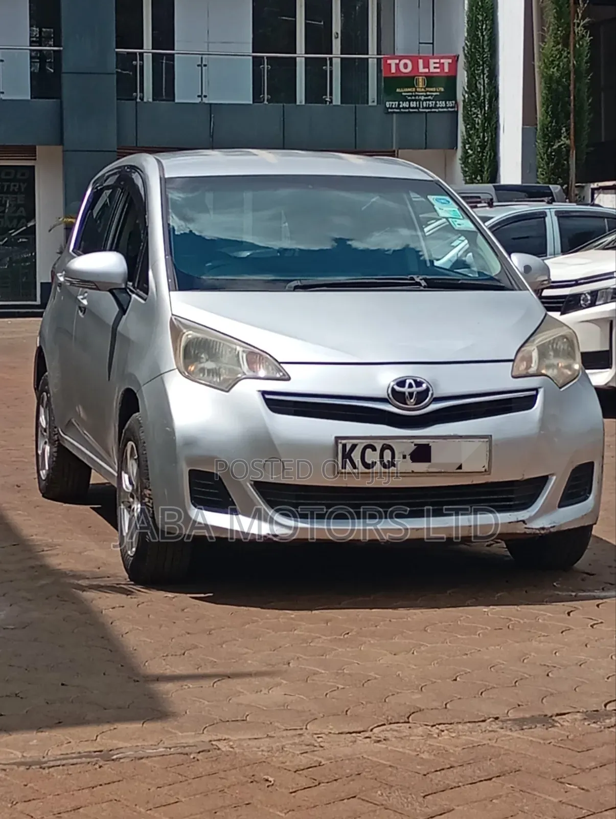 Toyota Ractis 2012 Silver