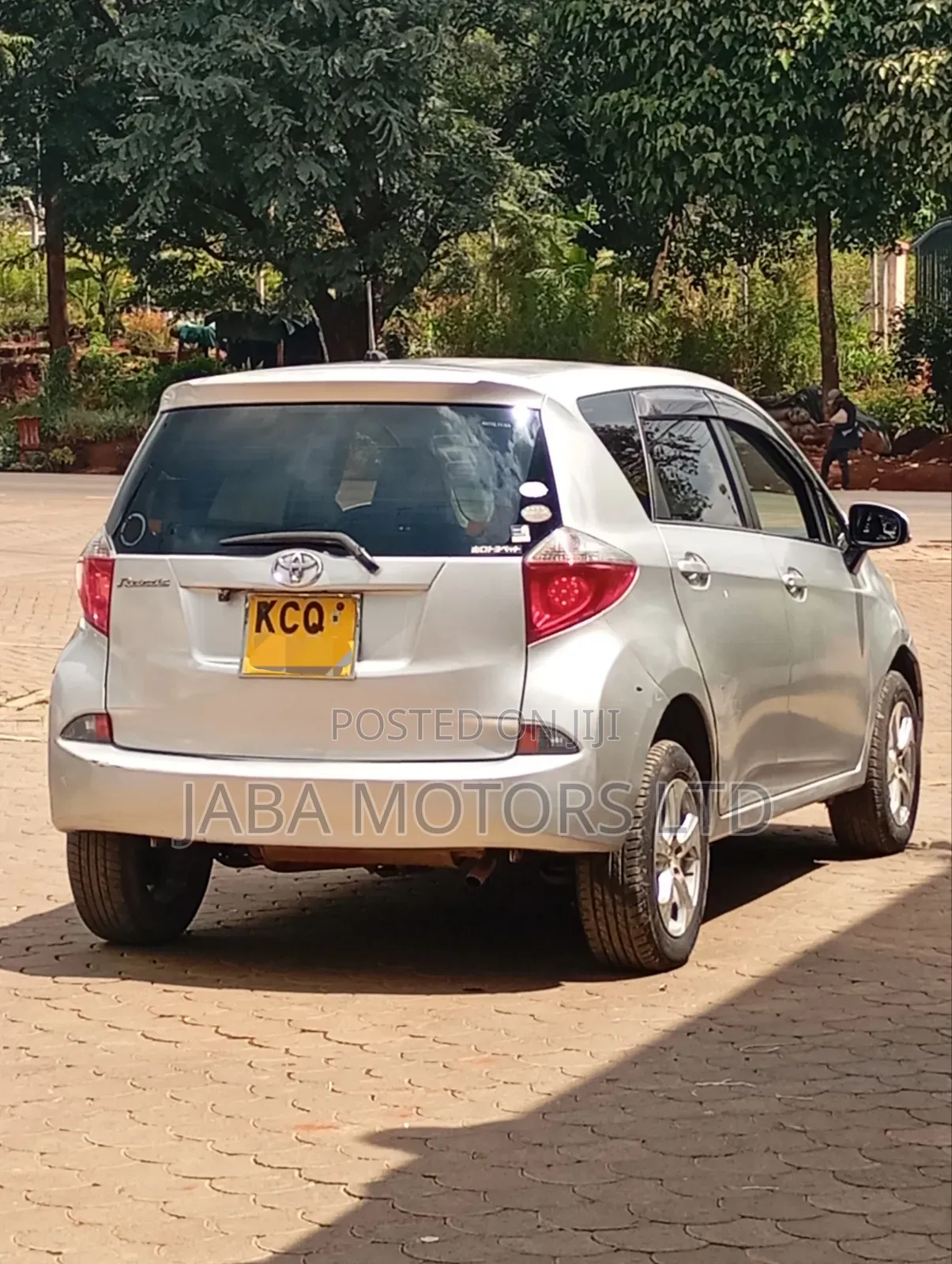 Toyota Ractis 2012 Silver