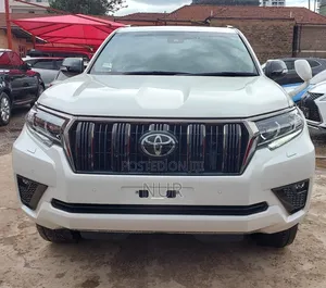 Toyota Land Cruiser Prado 2021 White