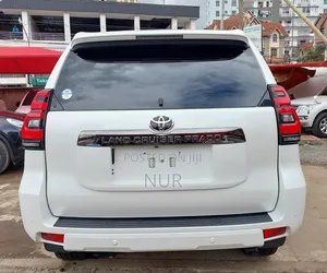 Toyota Land Cruiser Prado 2021 White