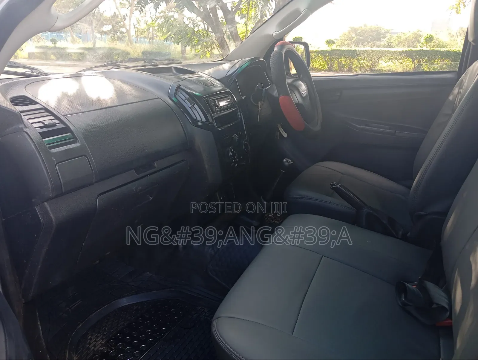 Isuzu D-MAX 2015 Silver
