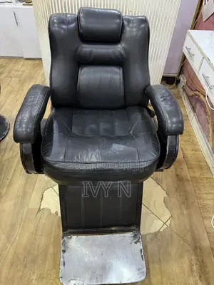 Salon Seat