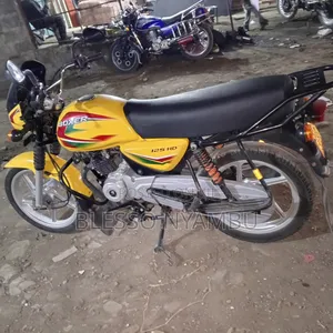 Bajaj Boxer 125 2024 Yellow