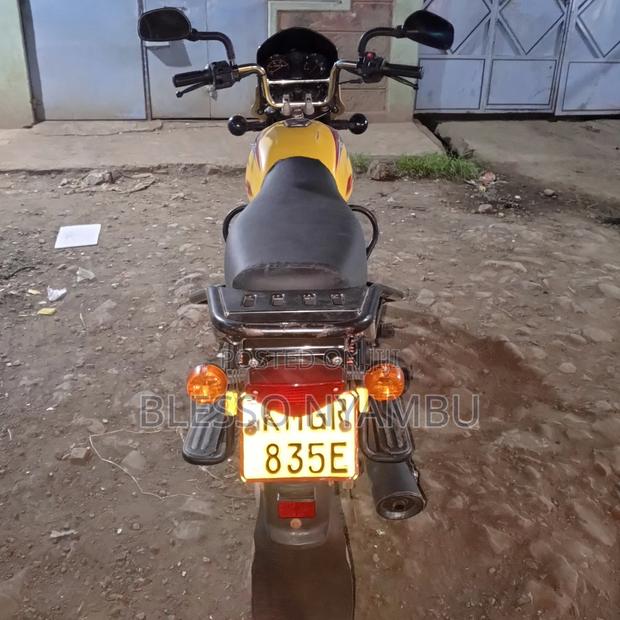 Bajaj Boxer 125 2024 Yellow - thumbnail 4