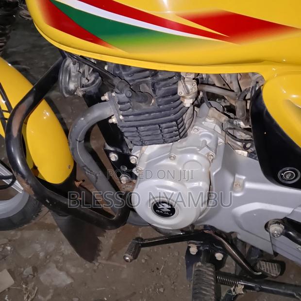 Bajaj Boxer 125 2024 Yellow - thumbnail 10
