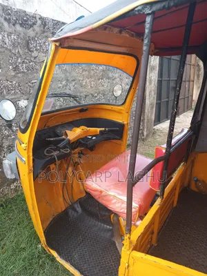 Piaggio 2016 Yellow