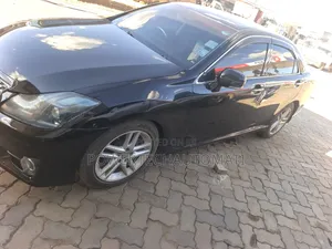 Toyota Crown 2011 Black