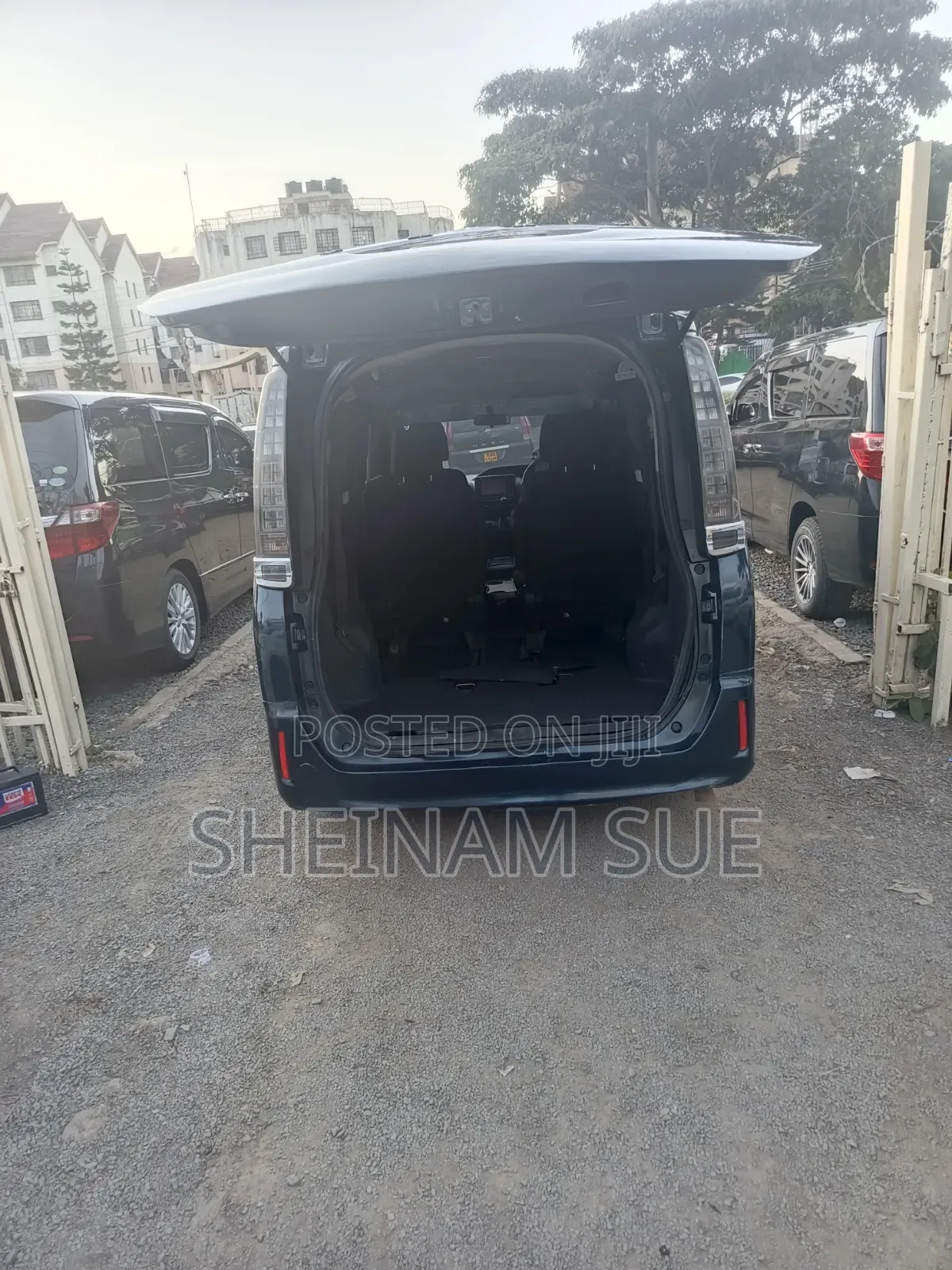 Toyota Voxy SV Premium 2014 Green