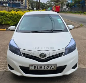 Toyota Vitz 1.0 FWD 5dr 2013 White