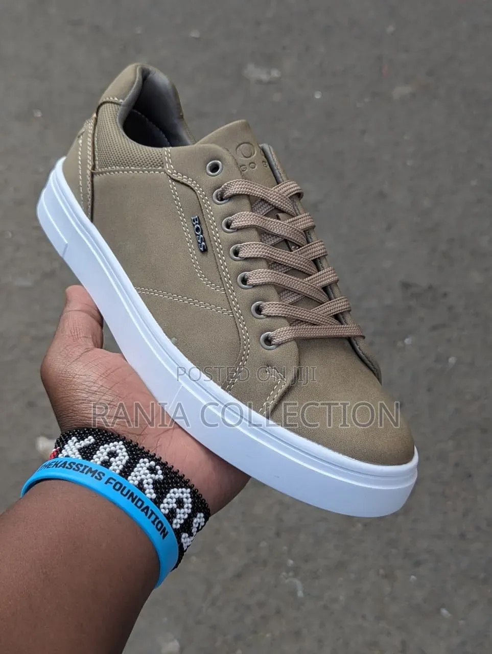 New Boss Casuals
Beige and Black