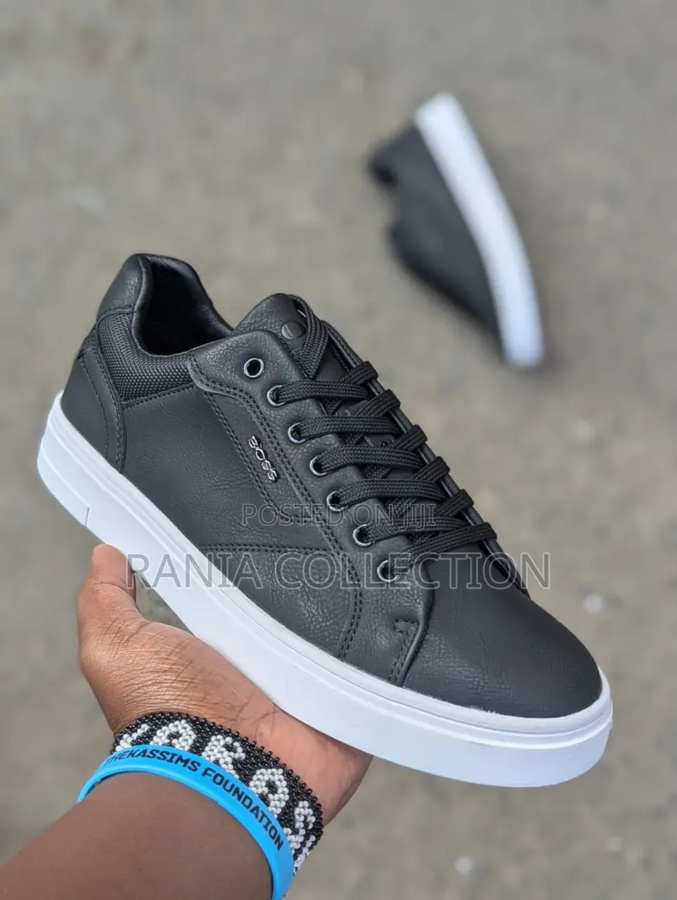 New Boss Casuals
Beige and Black