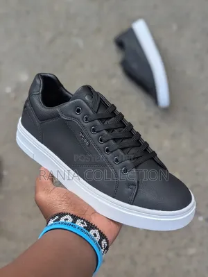 New Boss Casuals
Beige and Black
