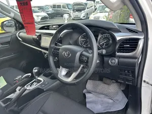 Toyota Hilux 2020 White