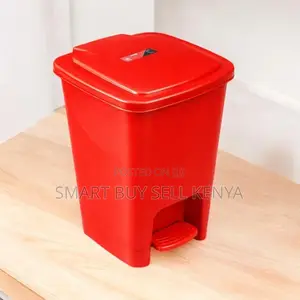 Easy Maintenance Secure Storage 30l Hard Plastic Step Pedal Waste Bin